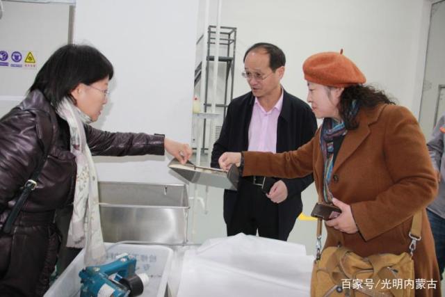 呼和浩特市政协委员调研西贝工厂 农副产品销售助力脱贫攻坚新路径